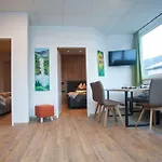 Apartmán West *