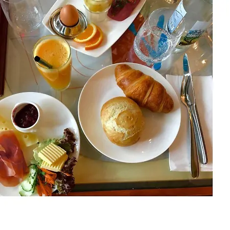 West Апартаменты