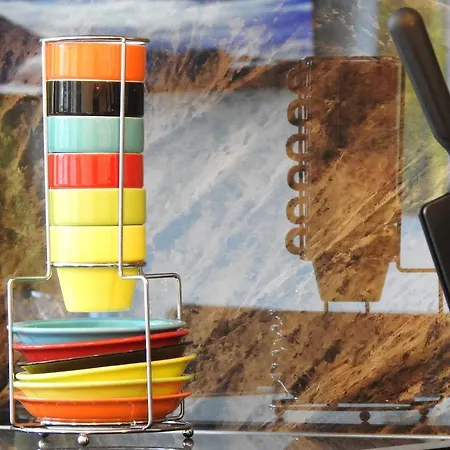 West Апартаменты *